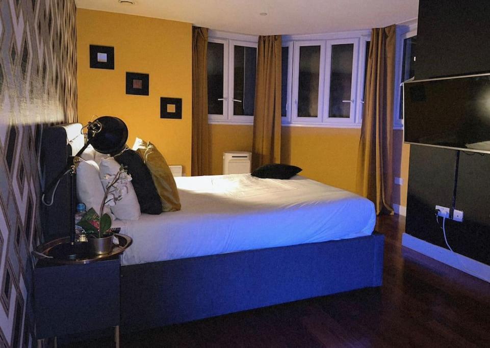 Cosy City Centre Apartment With Parking เบอร์มิงแฮม ภายนอก รูปภาพ